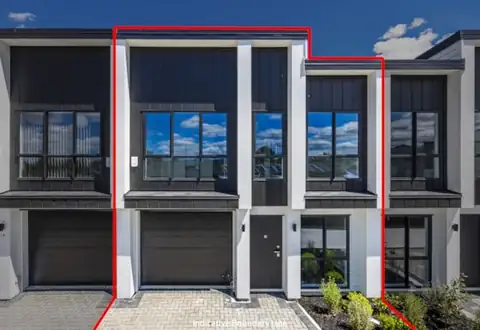 4B Becker Drive, Weymouth, Auckland: 3-bedroom house (sold)