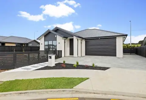 9 Te Ara Hikoi, Pukekohe, Auckland: 5-bedroom house (sold)