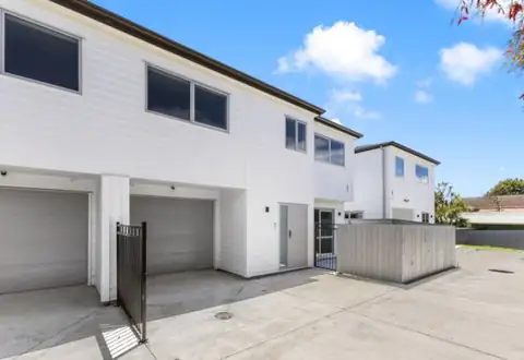6B Beihlers Road, Weymouth, Auckland: 4-bedroom house (sold)