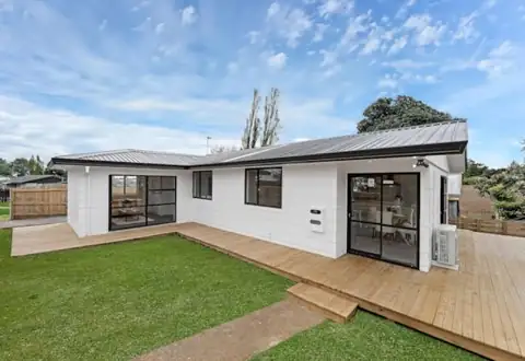 1/53 Redcrest Avenue, Red Hill, Auckland: 3-bedroom house (sold)