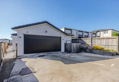 81 Thomas Road, Flat Bush, Auckland: 5-bedroom house (for sale)