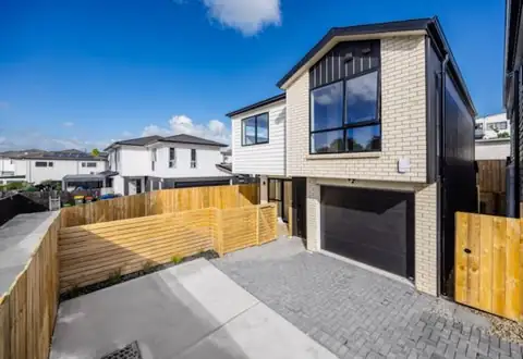 104D Hillside Road, Papatoetoe, Auckland: 4-bedroom townhouse (sold)